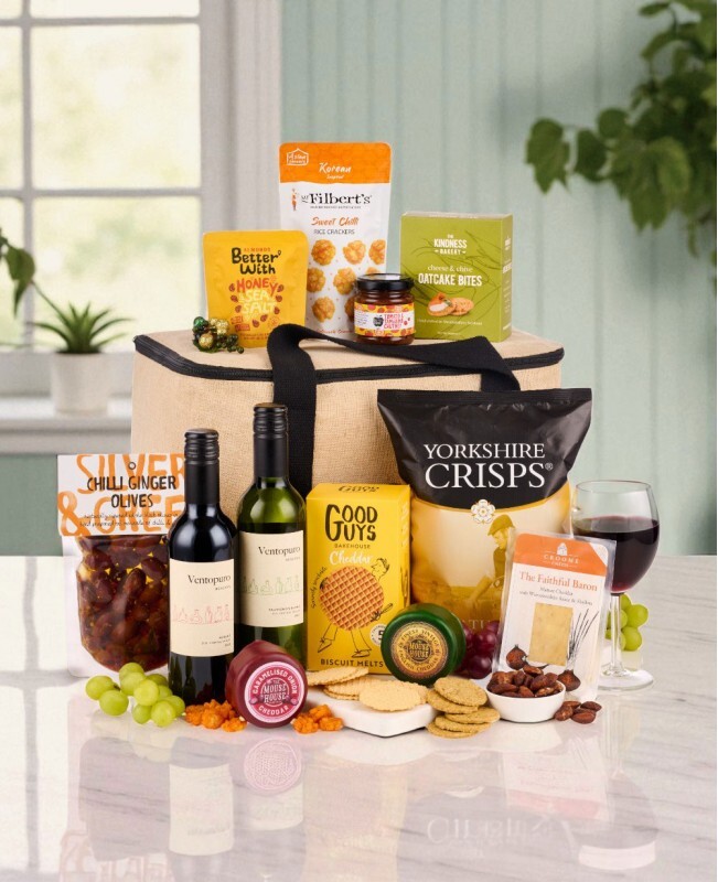 cheese-and-wine-winter-picnic-bag-uk-651x800