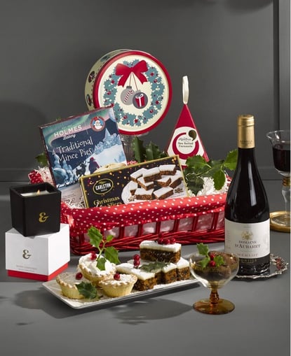 christmas-essentials-gift-hamper-belgium-651x800