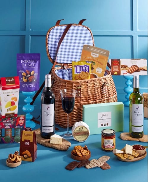 country-fayre-celebration-gift-hampers-netherlands-651x800-1