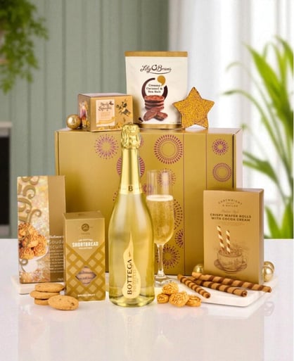 golden-indulgence-gift-hamper-uk-651x800