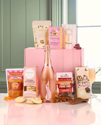 pretty-in-pink-gift-hamper-uk-651x800
