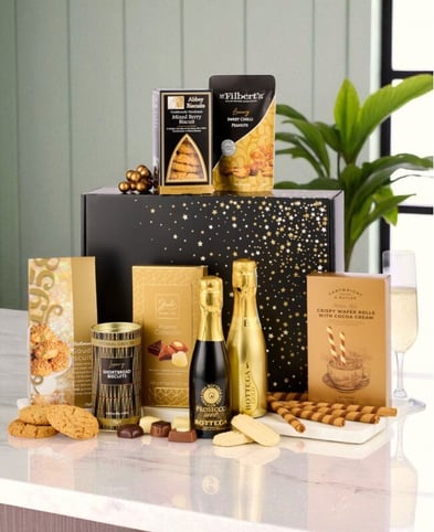 sparkle-and-delight-gift-hamper-uk-651x800