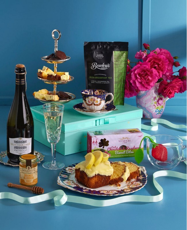 sparkling-afternoon-tea-gift-hamper-germany-651x800 (1)