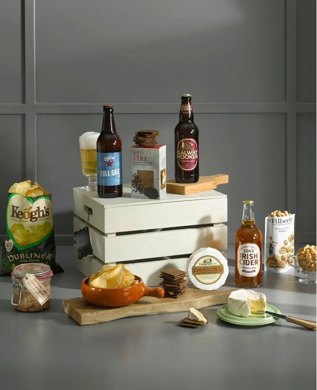 the-posh-ploughmans-gift-hamper-latvia-651x800