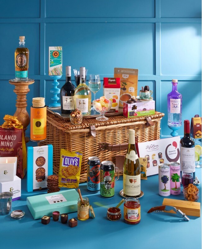 the-right-royal-feast-gift-hamper-germany-651x800
